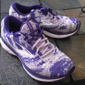 Brooks Ghost 13 size 10 in women's